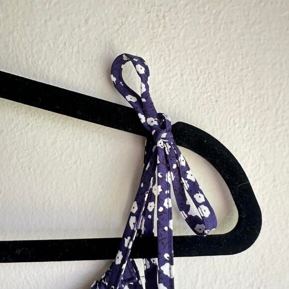 Navy Blue White Floral Mini Romper Dress Adjustable Straps
Women’s medium - Picture 7 of 8